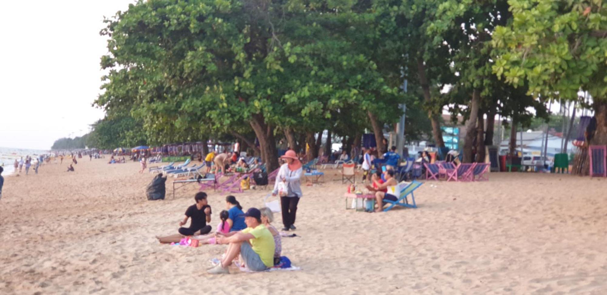 Dusit Grand Condo View Pantai Jomtien Luaran gambar