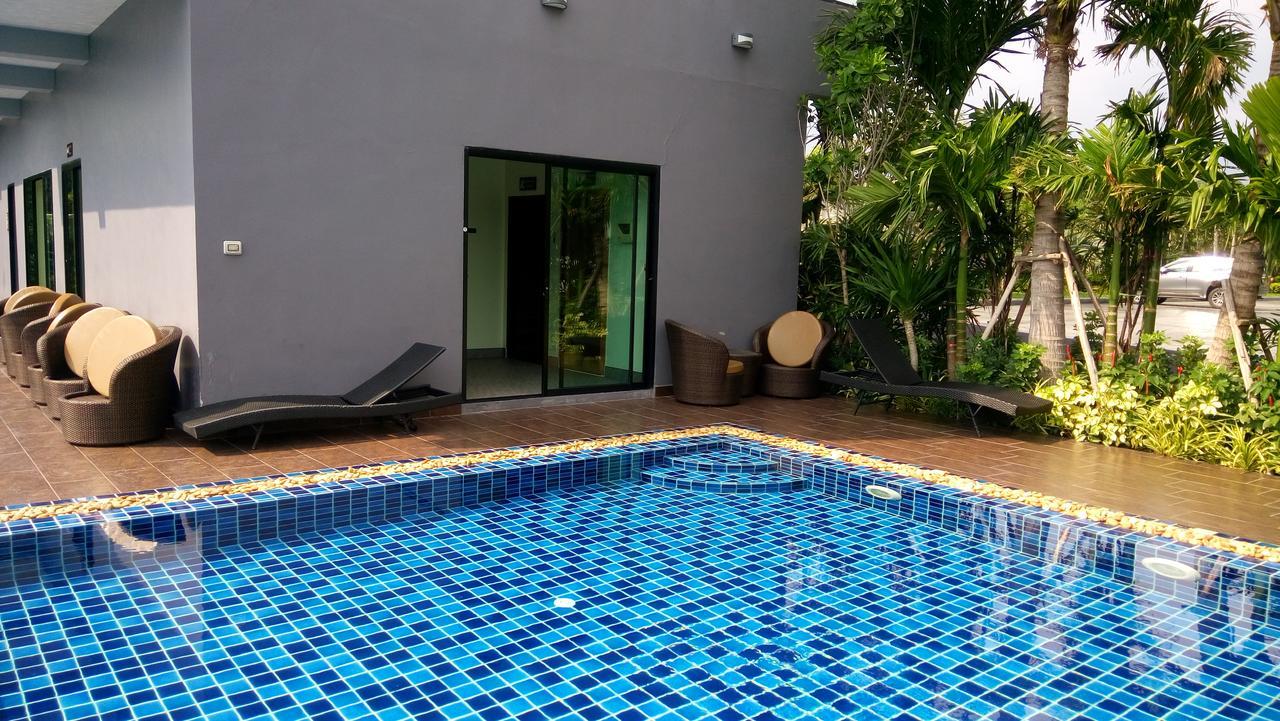Dusit Grand Condo View Pantai Jomtien Luaran gambar