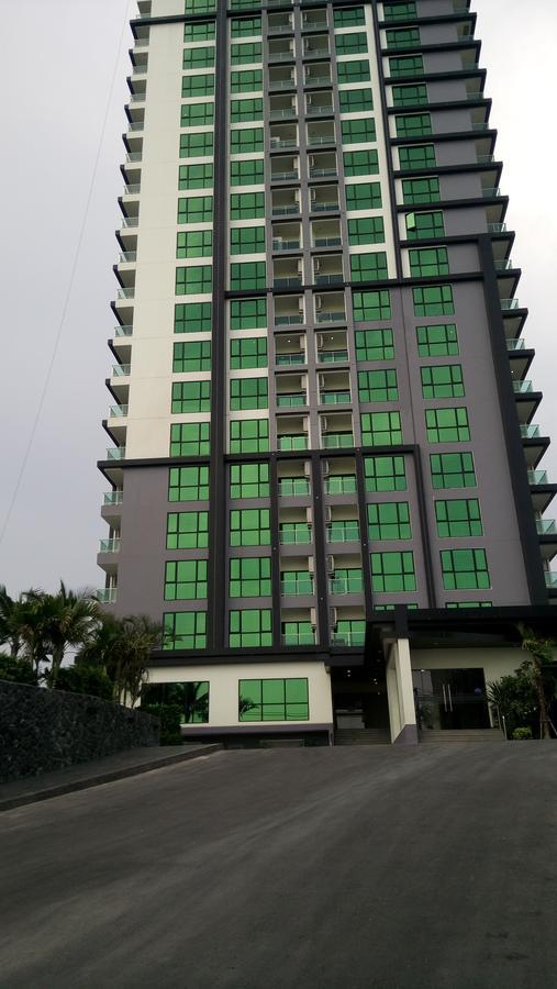Dusit Grand Condo View Pantai Jomtien Luaran gambar