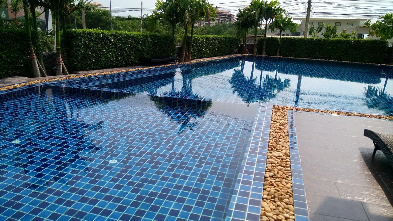 Dusit Grand Condo View Pantai Jomtien Luaran gambar
