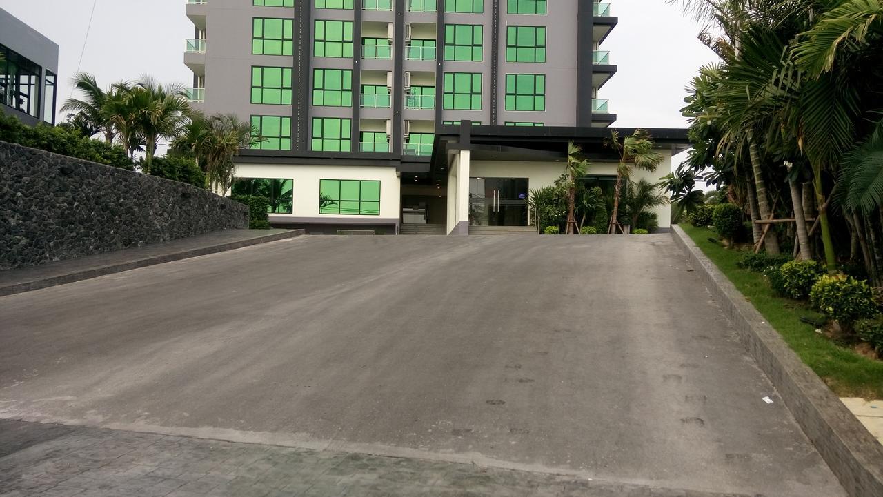 Dusit Grand Condo View Pantai Jomtien Luaran gambar